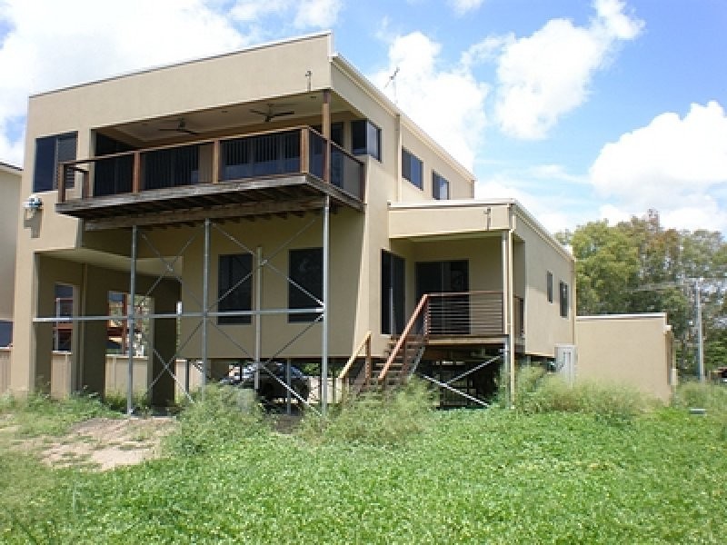 27 Kindt. Street, Moore Park Beach QLD 4670