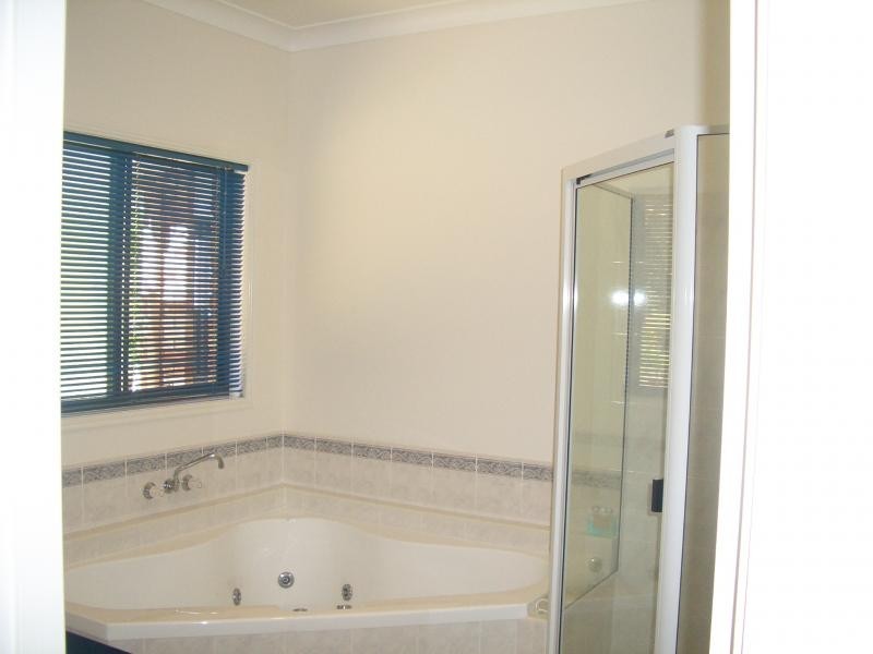 304 Sylvan Drive, Moore Park Beach QLD 4670