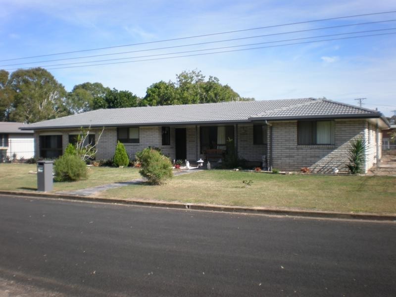 25 Poinciana Court, Moore Park Beach QLD 4670