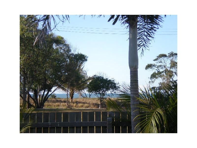 14 Palm Court, Moore Park Beach QLD 4670