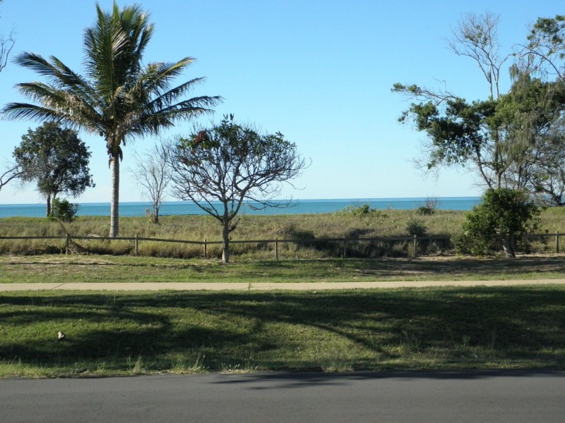47 Pacific Boulevard, Moore Park Beach QLD 4670
