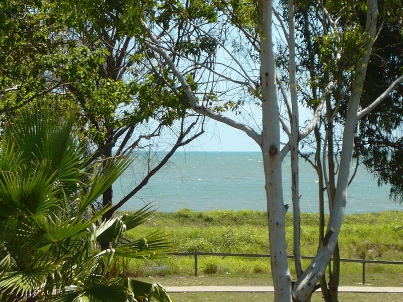 27 Pacific Boulevard, Moore Park Beach QLD 4670