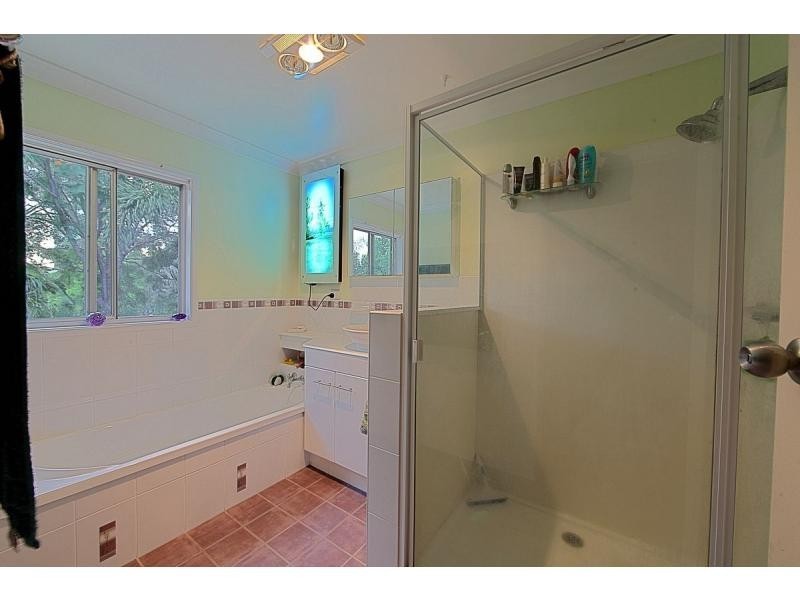 27 Pacific Boulevard, Moore Park Beach QLD 4670