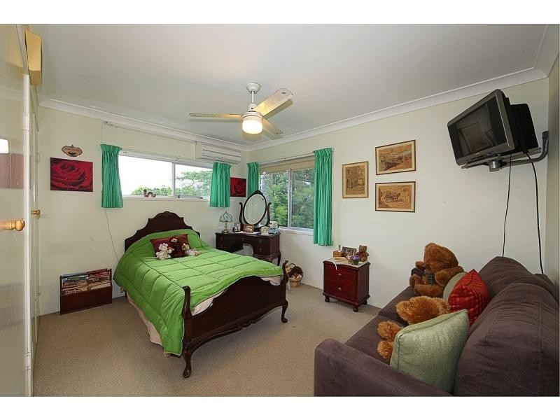 27 Pacific Boulevard, Moore Park Beach QLD 4670