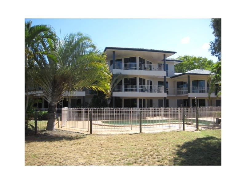 Moore Park Beach QLD 4670