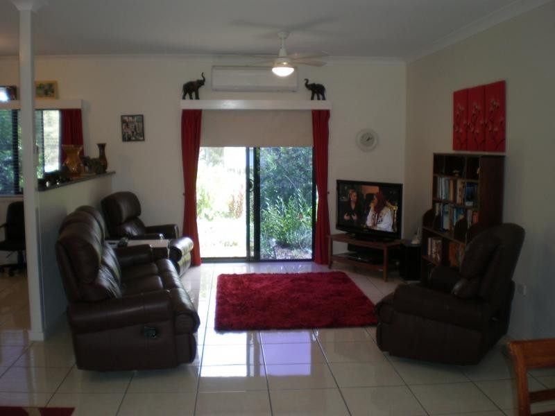 1 Gengers Road, Beach Estate, Moore Park Beach QLD 4670