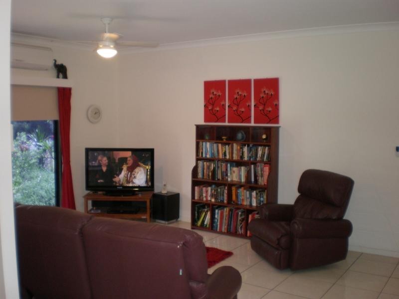 1 Gengers Road, Beach Estate, Moore Park Beach QLD 4670