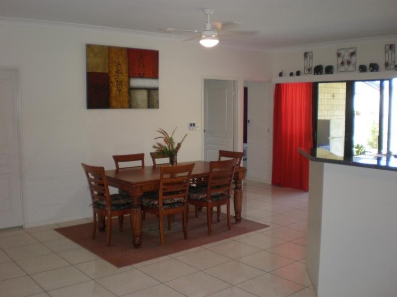 1 Gengers Road, Beach Estate, Moore Park Beach QLD 4670