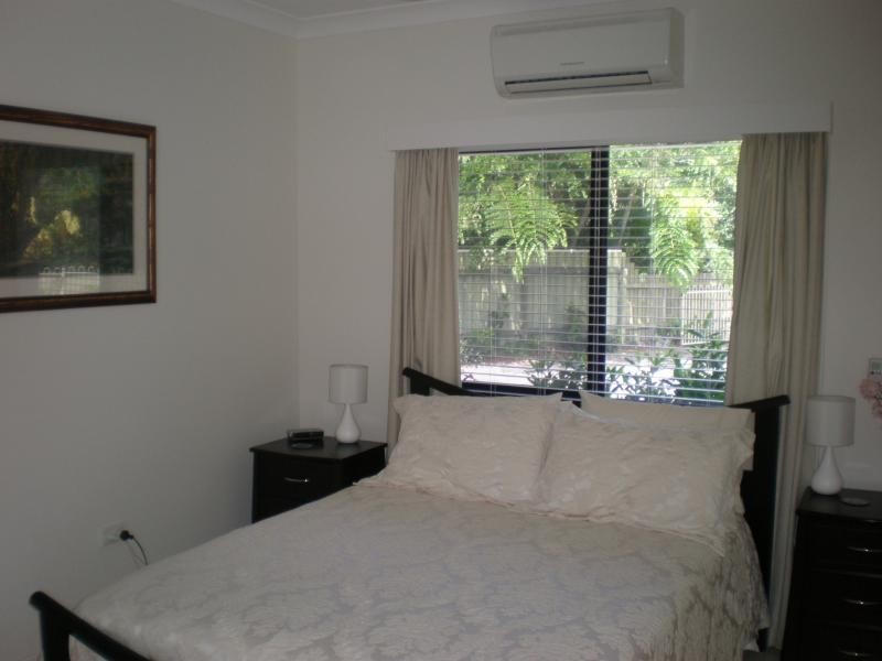 1 Gengers Road, Beach Estate, Moore Park Beach QLD 4670