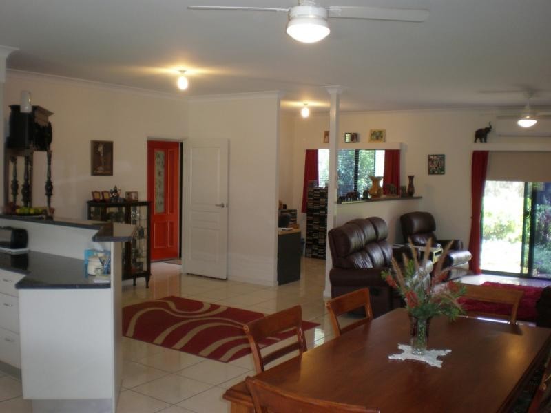 1 Gengers Road, Beach Estate, Moore Park Beach QLD 4670