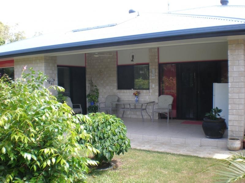 1 Gengers Road, Beach Estate, Moore Park Beach QLD 4670