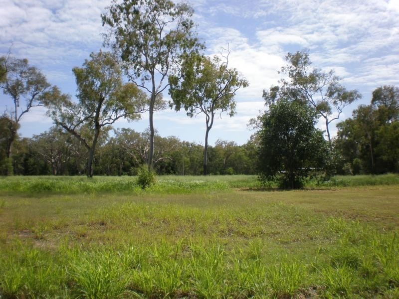 23 Gengers Road, Beach Estate, Moore Park Beach QLD 4670