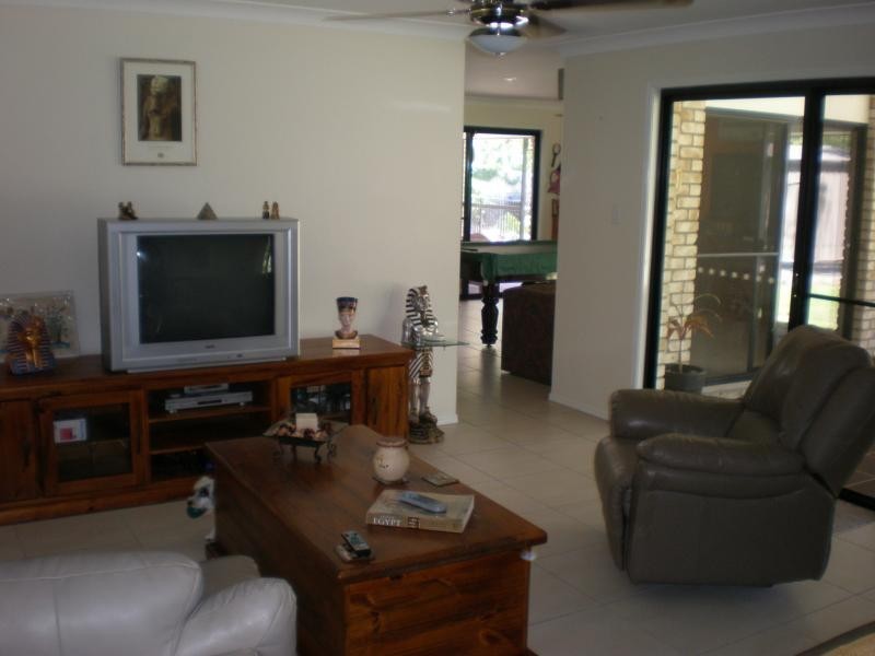 10 Kingfisher Crescent, Moore Park Beach QLD 4670
