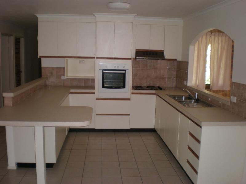 8 Poinciana Court, Moore Park Beach QLD 4670