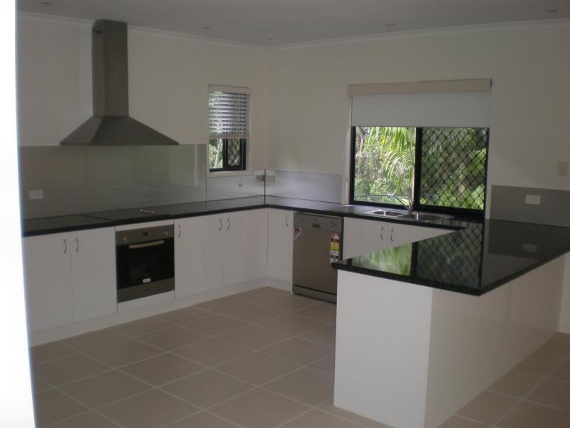 4 Kentia Avenue, Moore Park Beach QLD 4670