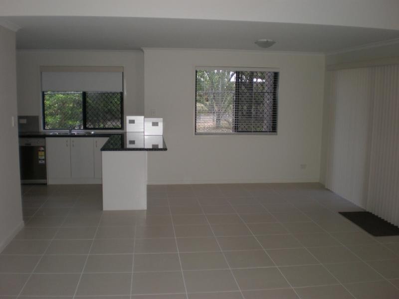 4 Kentia Avenue, Moore Park Beach QLD 4670