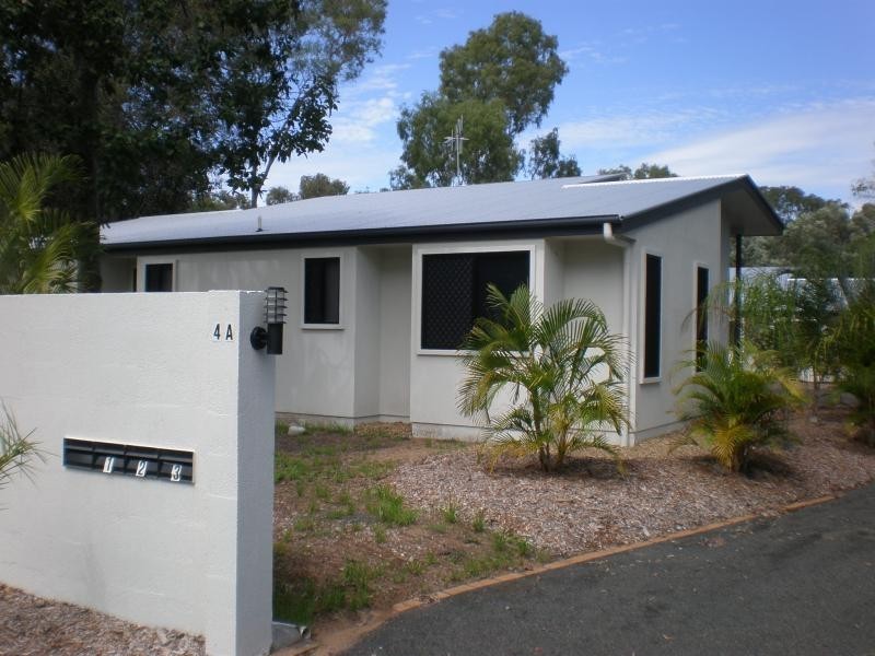 4 Kentia Avenue, Moore Park Beach QLD 4670