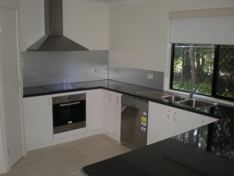 4 Kentia Avenue, Moore Park Beach QLD 4670