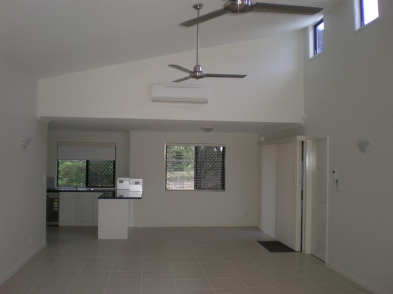 4 Kentia Avenue, Moore Park Beach QLD 4670