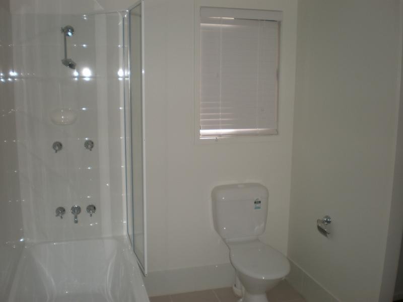 4 Kentia Avenue, Moore Park Beach QLD 4670