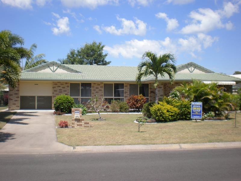25 Acacia Street, Moore Park Beach QLD 4670