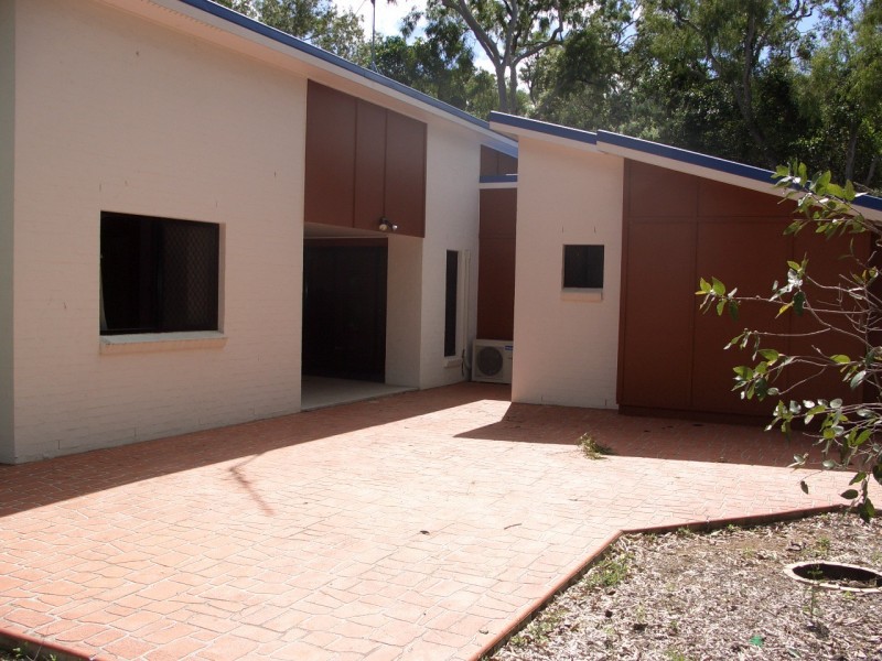 Moore Park Beach QLD 4670