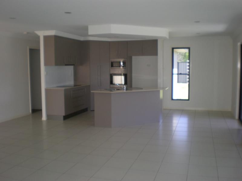 4 Cycad Street, Moore Park Beach, Moore Park Beach QLD 4670