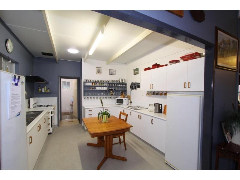 27 Club Avenue, Moore Park Beach QLD 4670