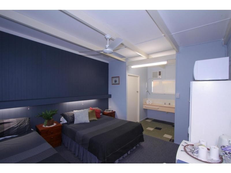 27 Club Avenue, Moore Park Beach QLD 4670