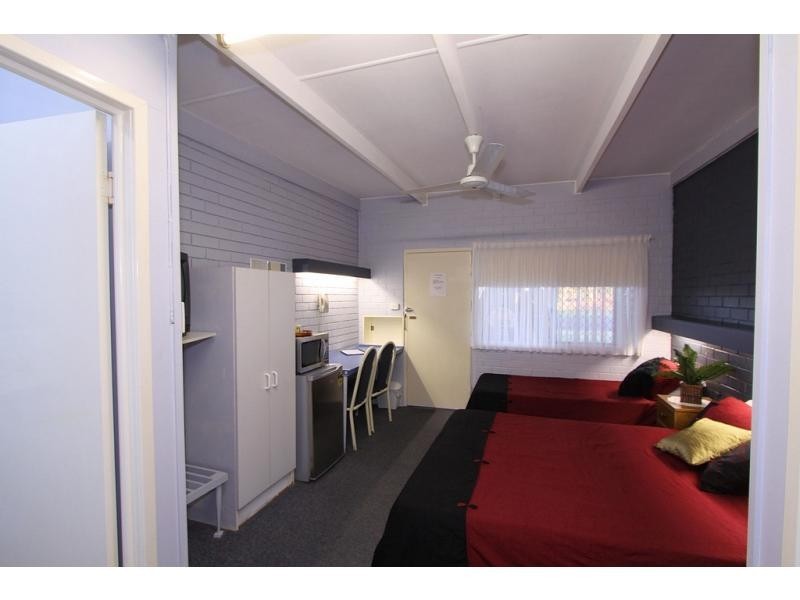 27 Club Avenue, Moore Park Beach QLD 4670