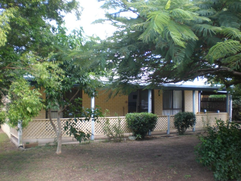 11 Club Avenue, Moore Park Beach QLD 4670