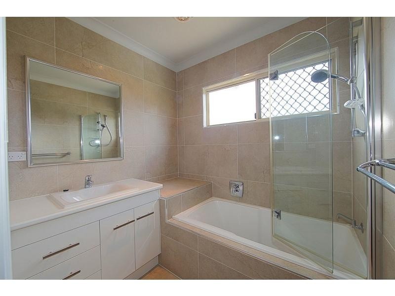 8 Elfin Court, Moore Park Beach QLD 4670