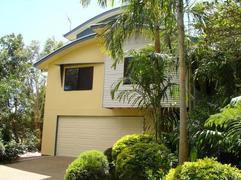 3 Ocean Court, Moore Park Beach QLD 4670