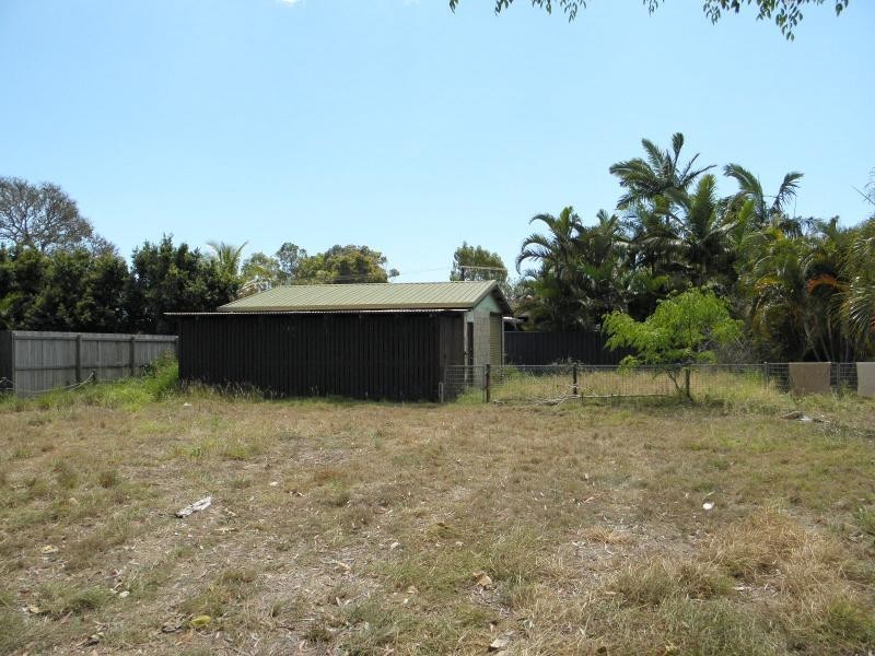6 Palm Court, Moore Park Beach QLD 4670