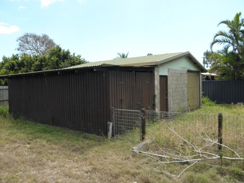 6 Palm Court, Moore Park Beach QLD 4670