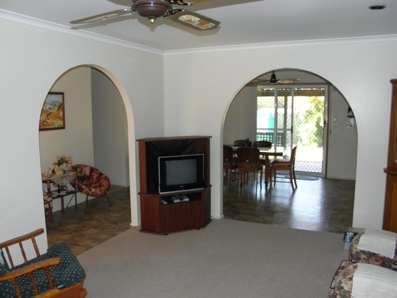 10 Oak Street, Moore Park Beach QLD 4670