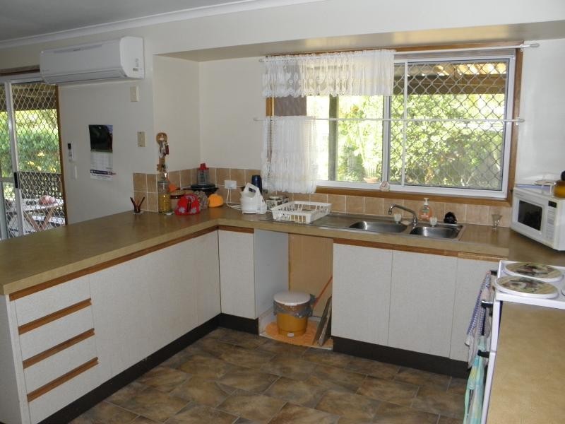 10 Oak Street, Moore Park Beach QLD 4670