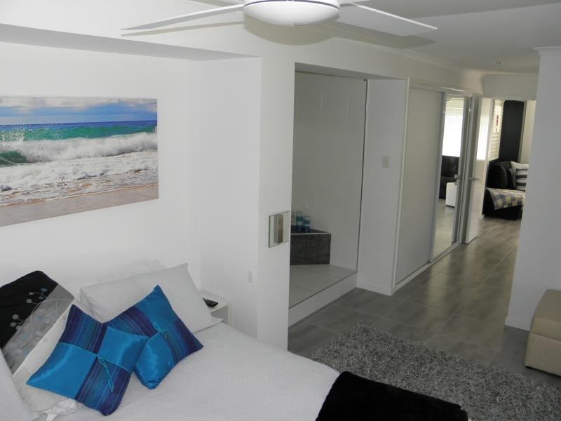 25 Pacific Boulevard, Moore Park Beach QLD 4670