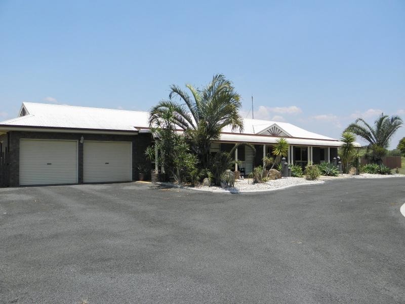 415 Moore Park Road, Moore Park Beach QLD 4670