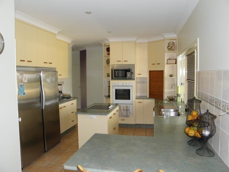 415 Moore Park Road, Moore Park Beach QLD 4670