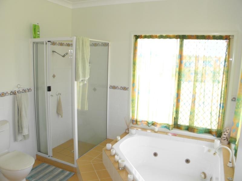 415 Moore Park Road, Moore Park Beach QLD 4670