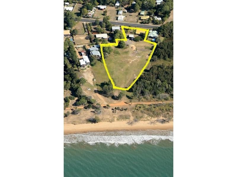 Moore Park Beach QLD 4670