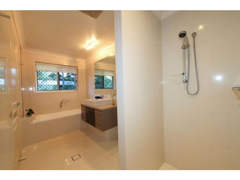 127 Sylvan Drive, Moore Park Beach, Moore Park Beach QLD 4670