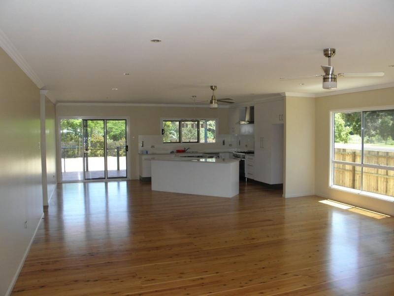 42 Moore Park Road, Moore Park Beach QLD 4670
