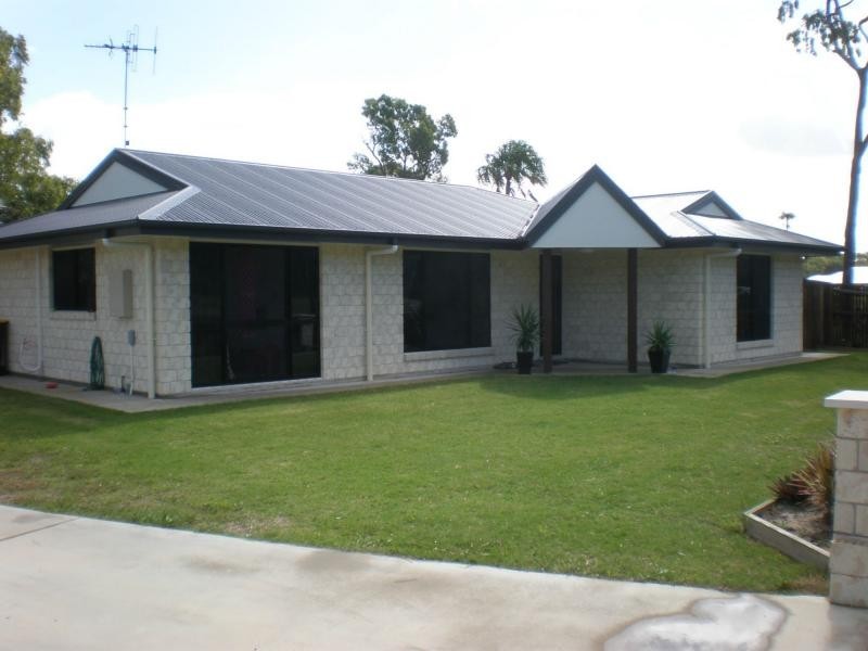 Moore Park Beach QLD 4670