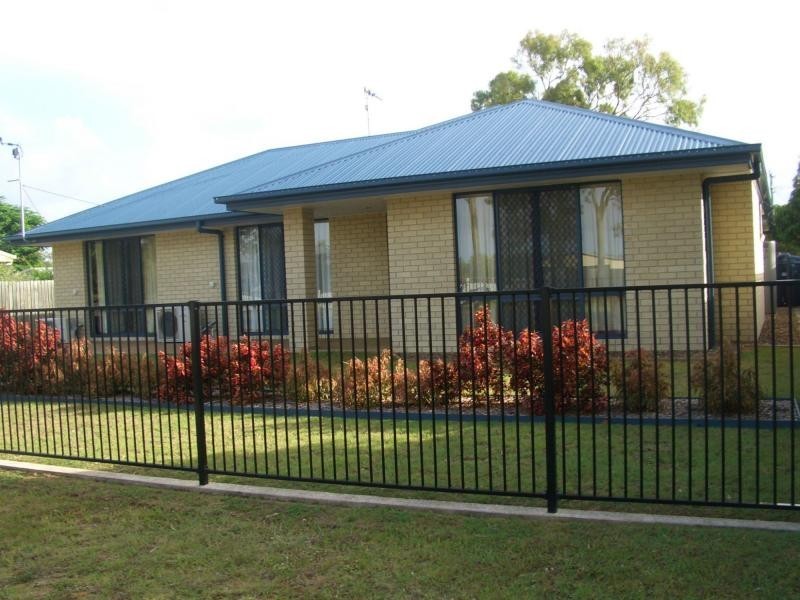 8 Kindt Street, Moore Park Beach QLD 4670