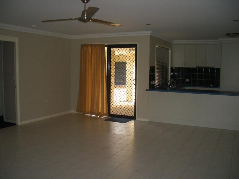 8 Kindt Street, Moore Park Beach QLD 4670