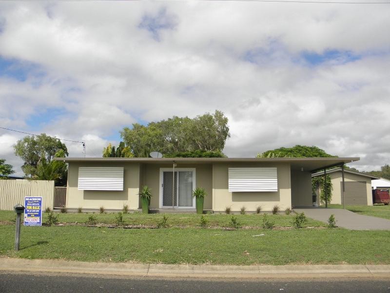 15 Palm Court, Moore Park Beach QLD 4670