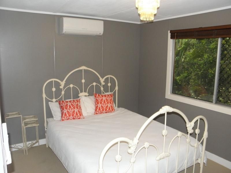 15 Palm Court, Moore Park Beach QLD 4670