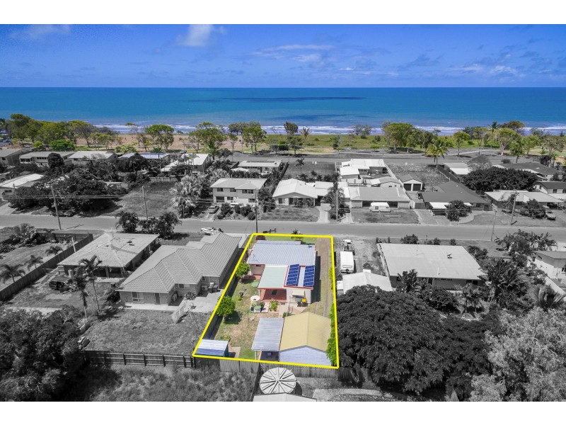 19 Palm Court, Moore Park Beach QLD 4670